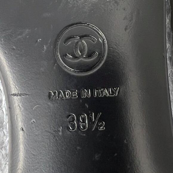 Chanel Grey Python CC Logo Loafers Flats 39.5 Silver Hardware - Picture 9 of 11